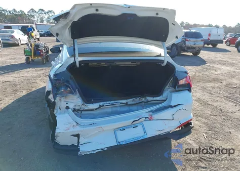 2022 Hyundai Elantra Sel z USA, uszkodzony, nr VIN 5NPLM4AGXNH060155